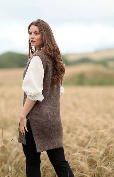 Bilde av Anna Kamola - Lilly V-neck Vest - Coffee